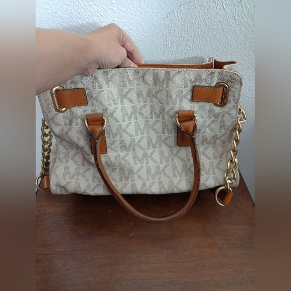 Michael Kors Tan and Cream Signature Satchel - Picture 3 of 6